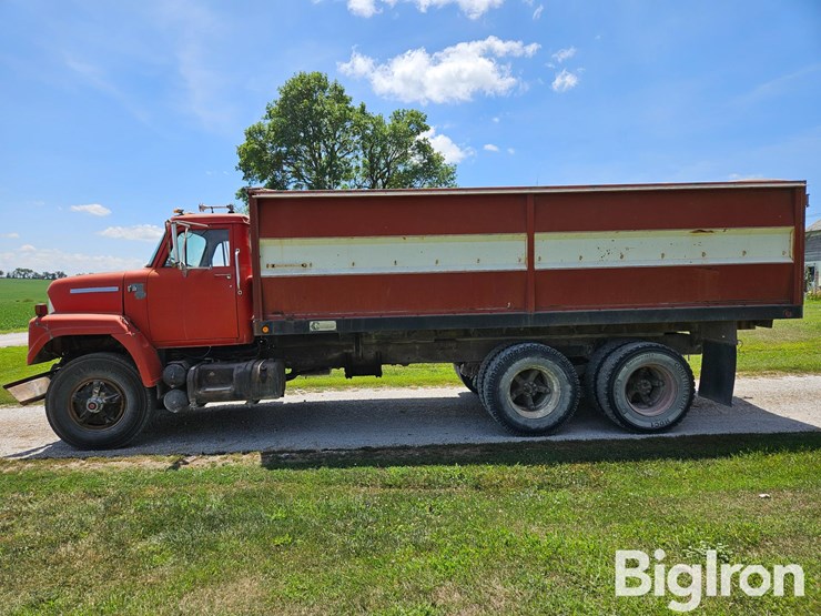 1976-international-fleetstar-image-8