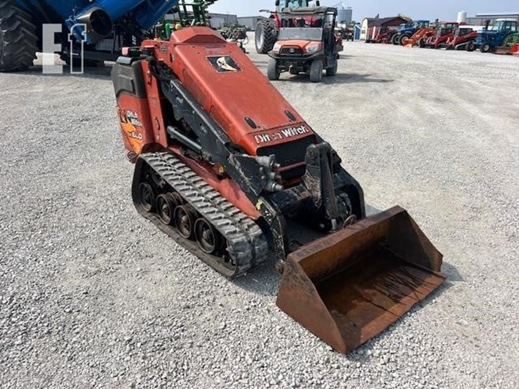 2019-ditch-witch-sk800-image-1