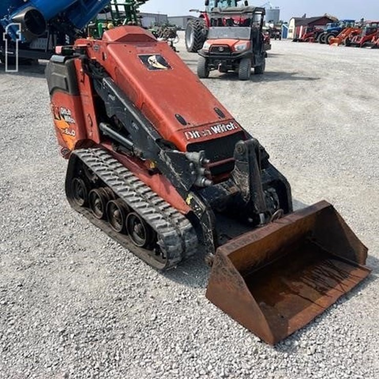 2019 DITCH WITCH SK800
