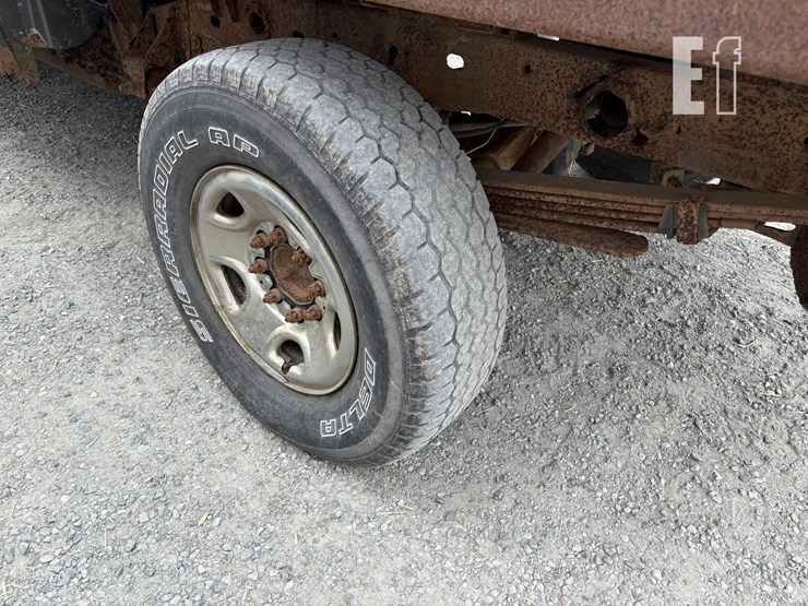 1999-chevrolet-silverado-2500-image-12