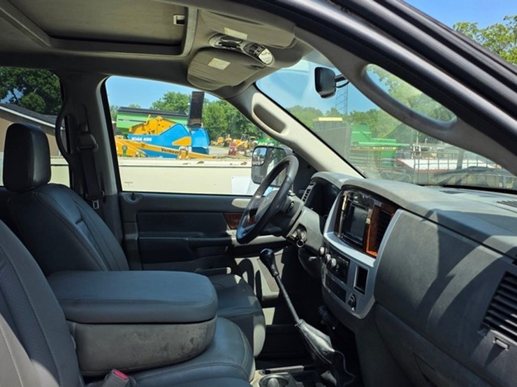 2006-dodge-ram-3500-image-53