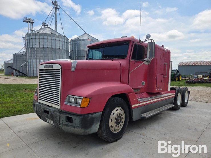 1996-freightliner-fld120-image-1
