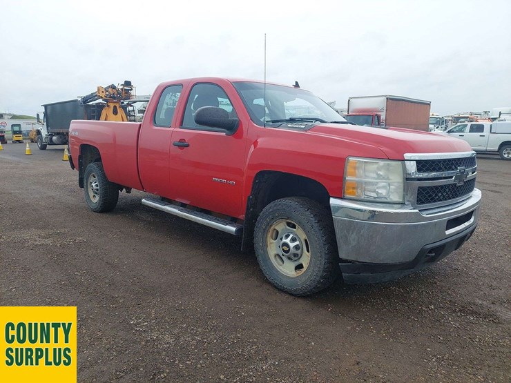 2011-chevrolet-silverado-2500hd-image-2