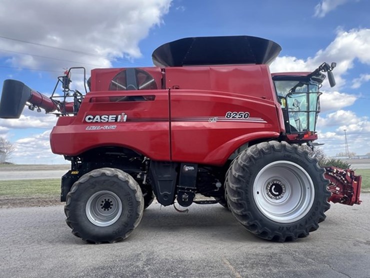2022-case-ih-8250-image-9