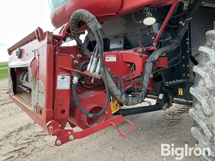 2011-case-ih-6088-image-14