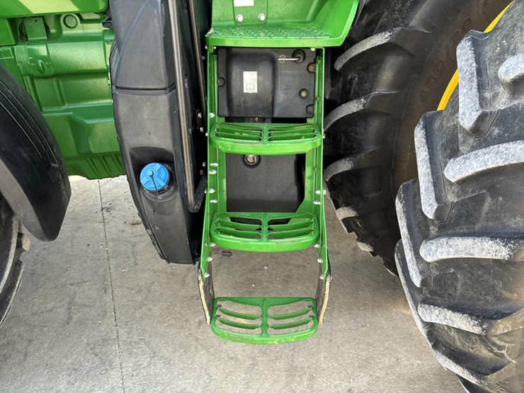2018-john-deere-8370r-image-37