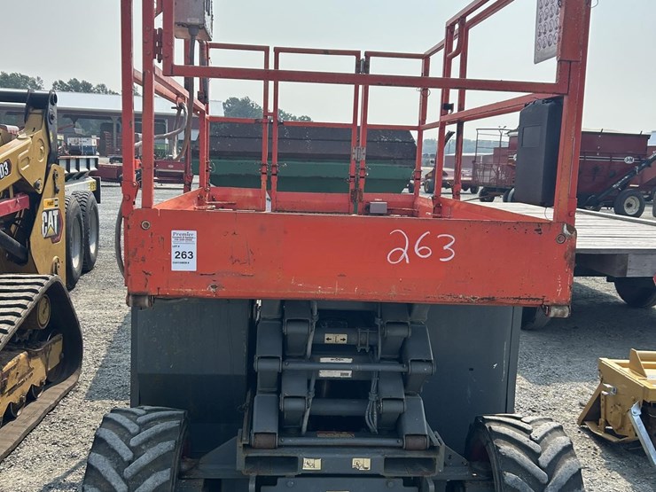 2009-skyjack-sj6826rt-image-2