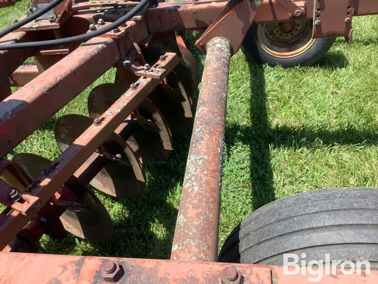 massey-ferguson-620-image-19