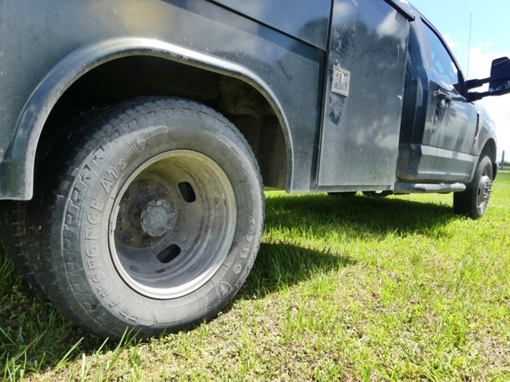 2019-ford-f350-xl-image-6