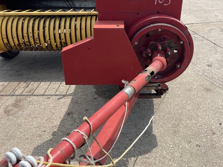 new-holland-311-image-23