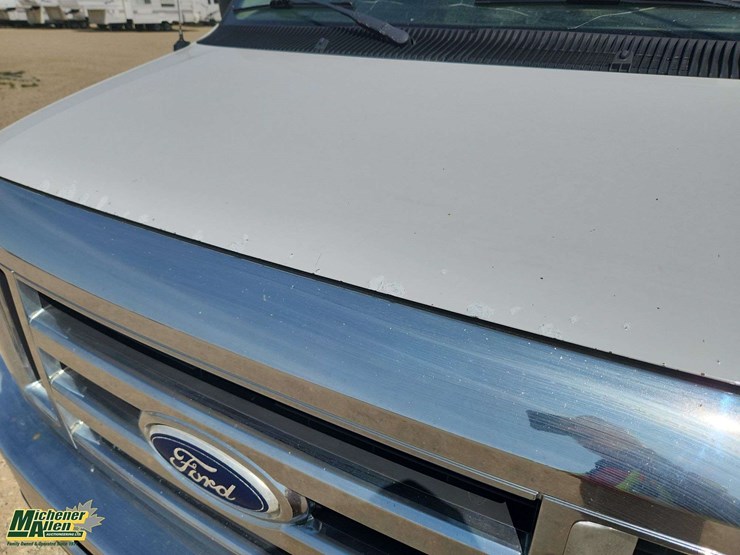 2014-ford-cargo-image-25