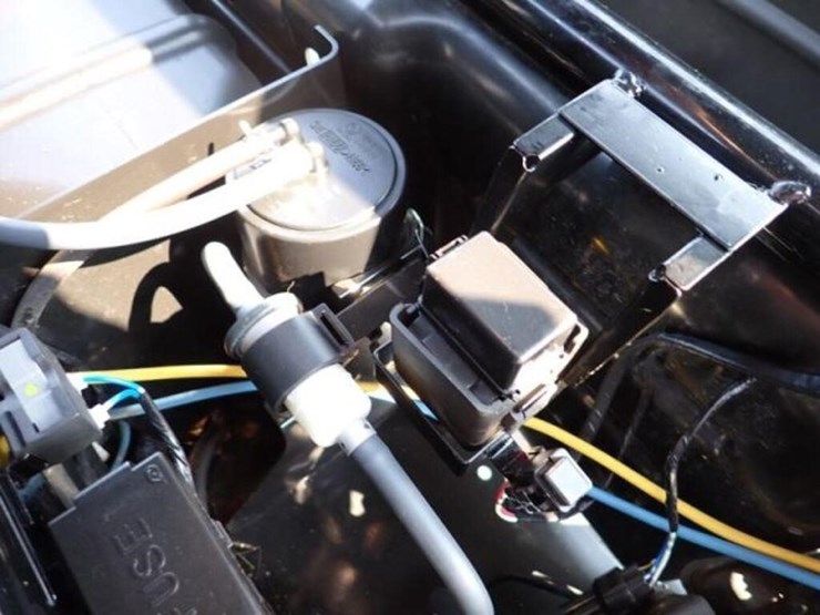 2015-kawasaki-mule-4010-image-32
