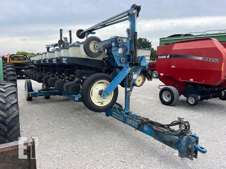 kinze-2600-image-2