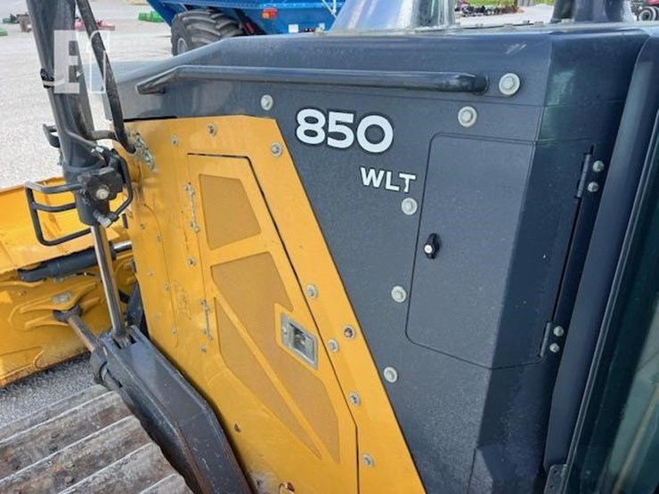 2021-deere-850l-wlt-image-39