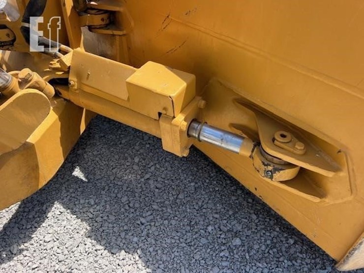 2000-deere-750c-lt-ii-image-8