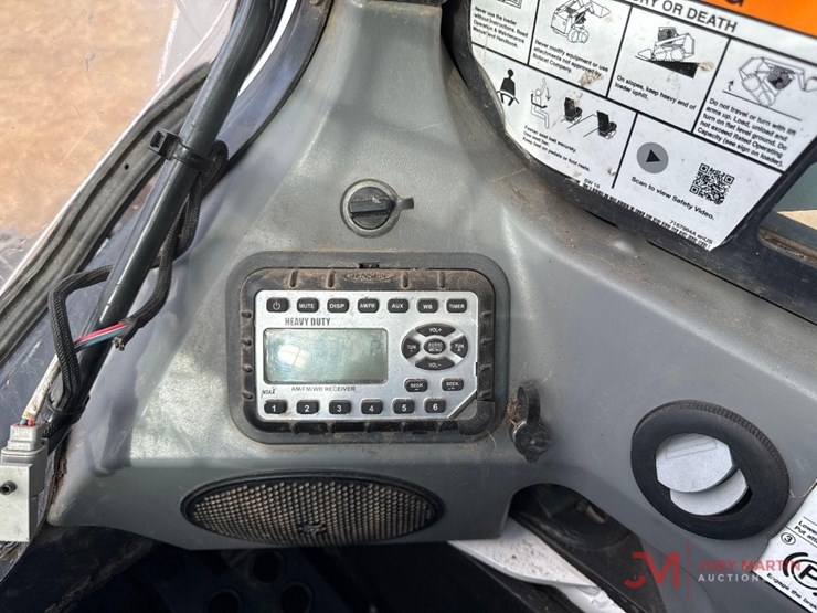 2022-bobcat-t770-image-15