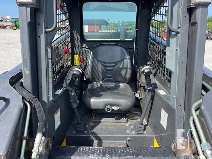 new-holland-l180-image-20