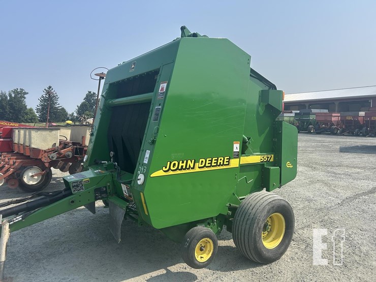 2001-john-deere-557-image-1