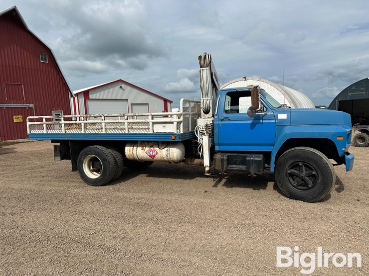 1982-ford-f700-image-4