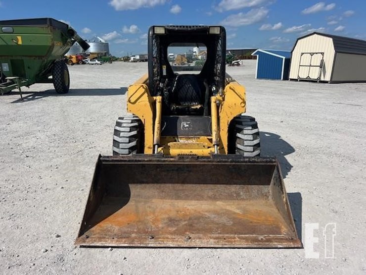 deere-250-image-10