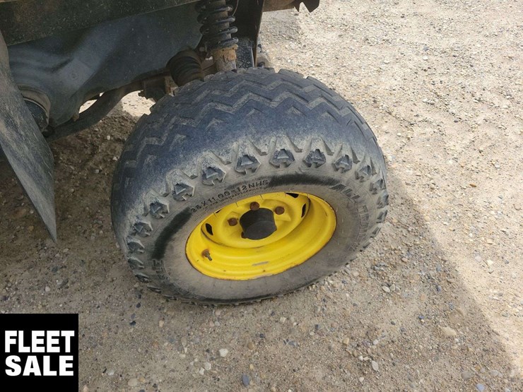 2015-john-deere-gator-image-25