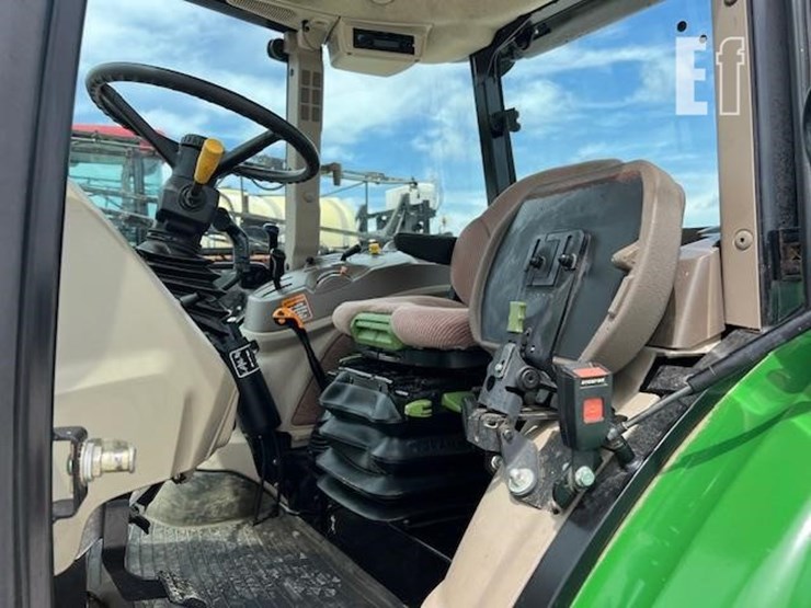 john-deere-6105d-image-38