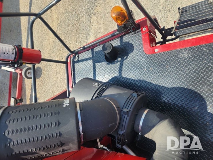 2014-case-ih-8230-image-19