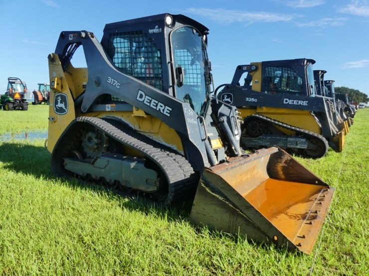 deere-317g-image-2