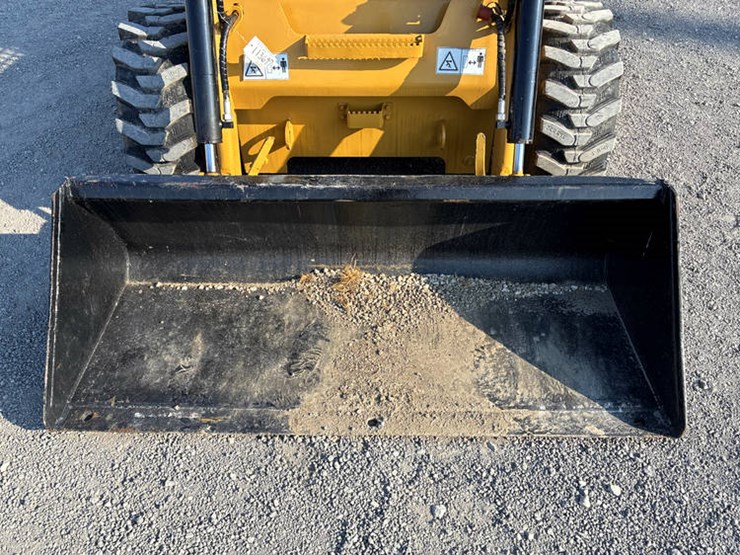 2019-caterpillar-246d-image-21