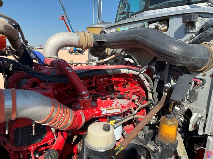 2013-peterbilt-388-image-19