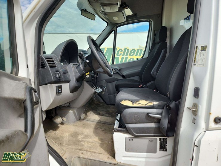 2016-mercedes-benz-sprinter-2500-image-8