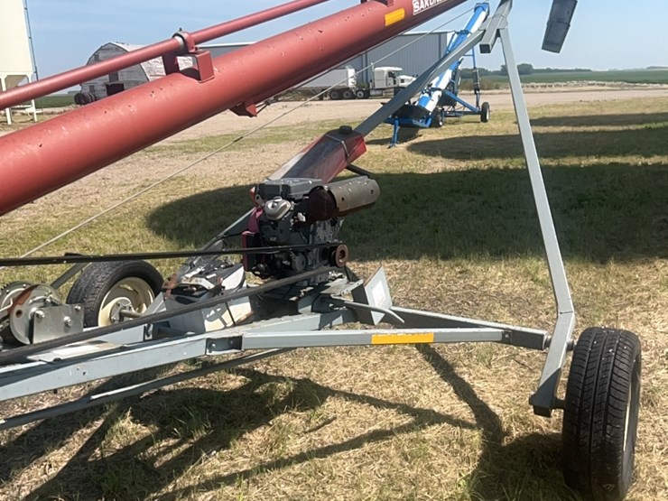 sakundiak-model-hd-7–1200-grain-auger-with-gx-620-v-twin-honda-with-the-electric-start-image-15