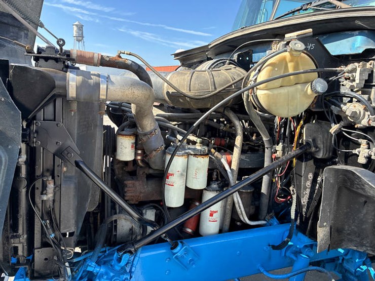 1996-mack-ch613-image-71