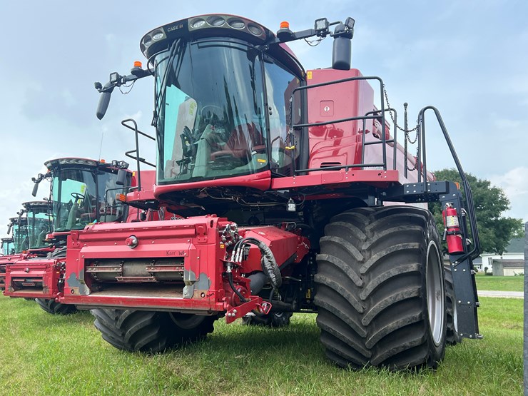 2023-case-ih-8250-image-2