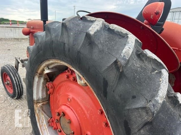 massey-ferguson-65-image-19
