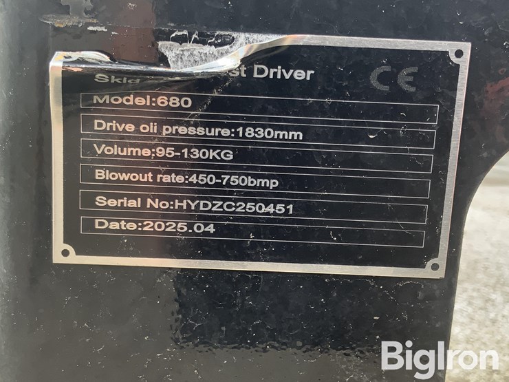 2025-post-pounder-giyi-680-skid-steer-post-driver-image-18
