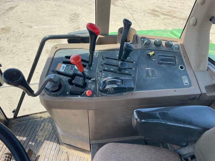 john-deere-7210-image-39