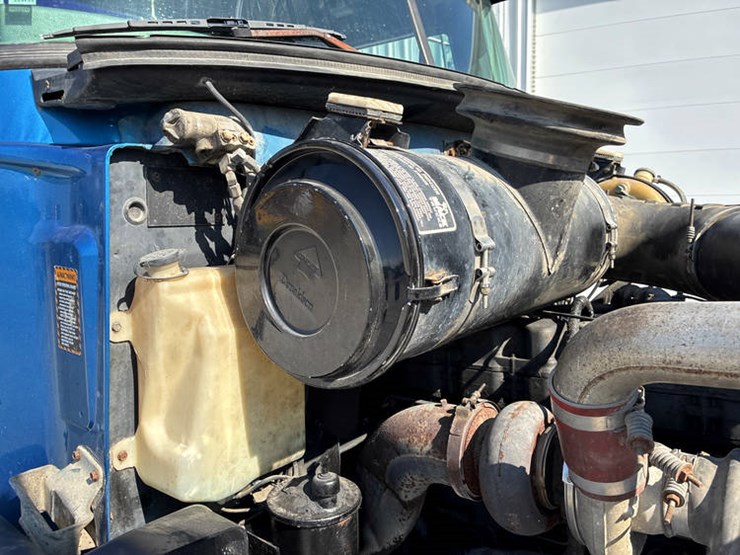 1996-mack-ch613-image-65