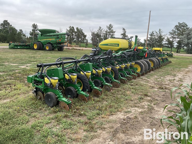 2013-john-deere-dr24-image-7