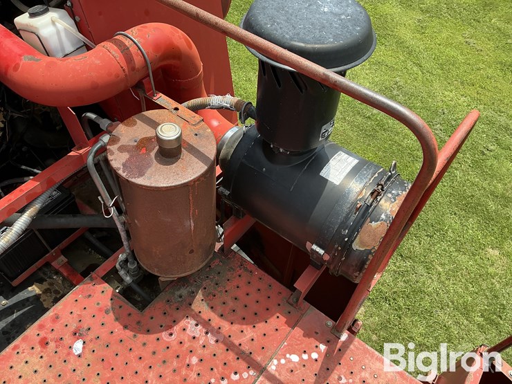 1990-massey-ferguson-8570-image-19
