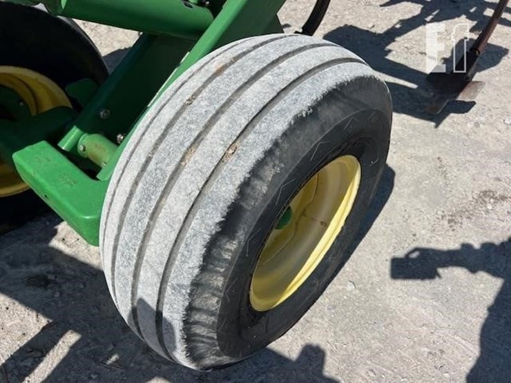 john-deere-2700-image-28
