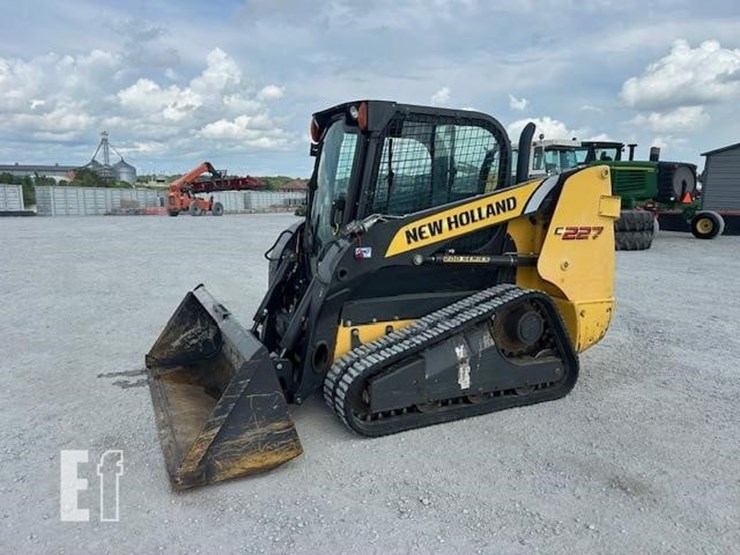 2015-new-holland-c227-image-1