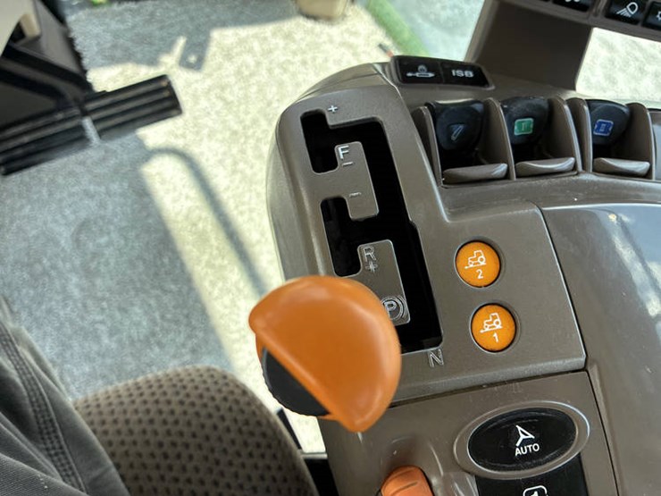2018-john-deere-8400r-image-81