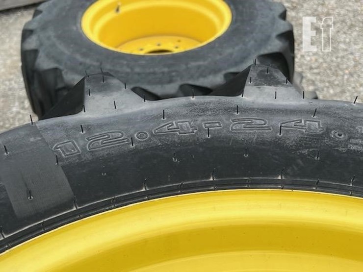 john-deere-12-image-3
