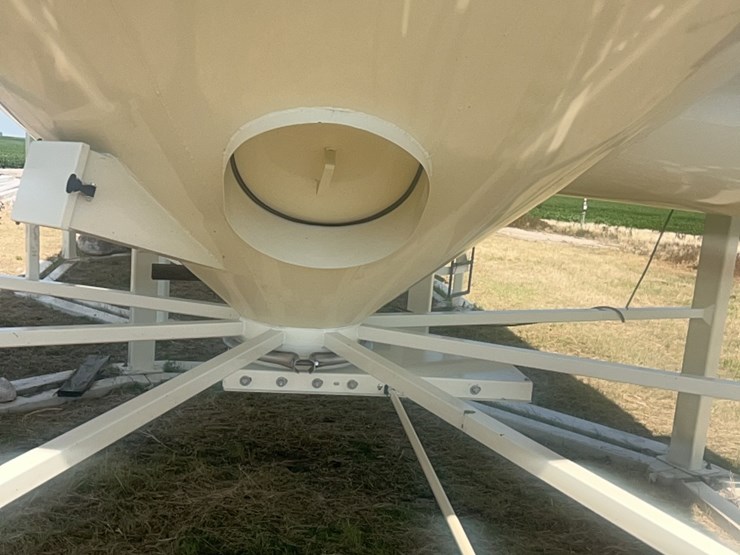 concept-5,000-bushel-hopper-bin,-fully-equipped-with-agi-grainguard-bin-fan-with-7.5-hp-three-phase-electric-motor-image-33