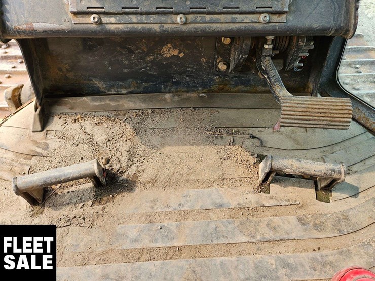 2013-deere-850j-image-35