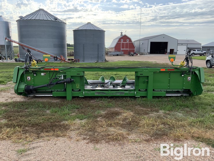 2017-john-deere-608c-image-6