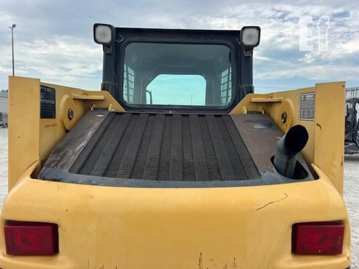 caterpillar-246-image-15