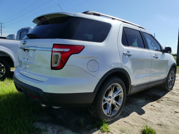 2012-ford-explorer-image-3