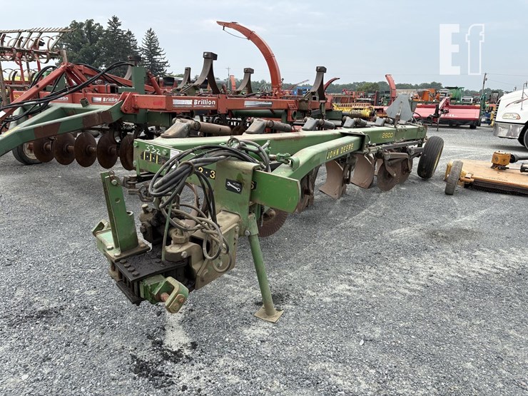 john-deere-2800-image-1
